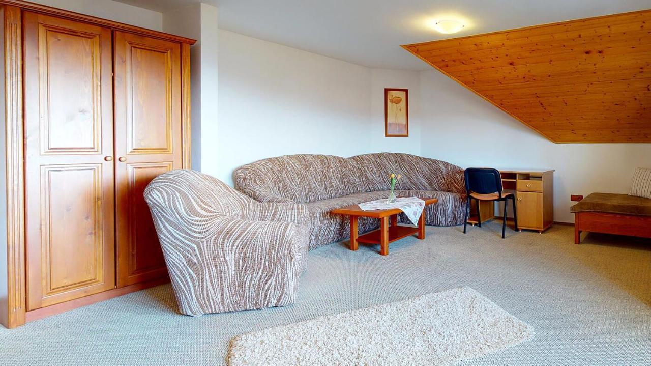 Penzion Patrik Mikulcin Vrch Vapenice Extérieur photo